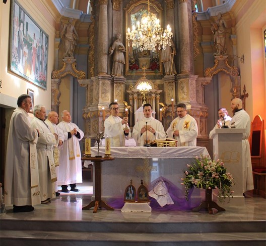 Proslavljeno župno godišnje klanjanje u Vivodini